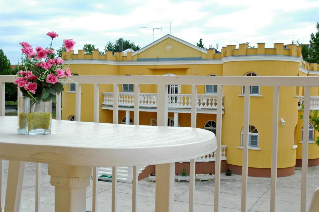 Kastely Panzio Ii. Guest house *